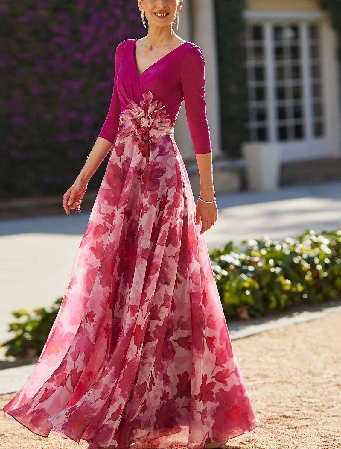 Vestido de madre de la novia de corte A, estilo Kentucky Derby, para invitadas de boda formales, elegante, escote en V, largo hasta el suelo, de gasa, manga 3/4 con flores
